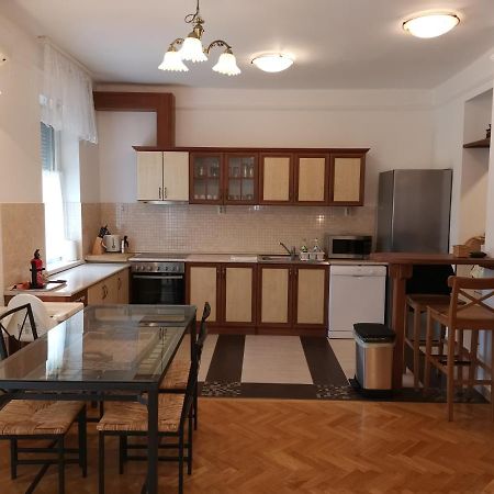 Sugar Apartman Дебрецен Екстериор снимка