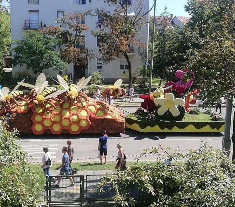 Sugar Apartman Дебрецен Екстериор снимка
